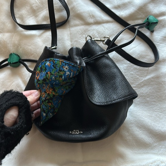 Coach Drawstring Crossbody Petal Bag Pebble Leather - Picture 2 of 3